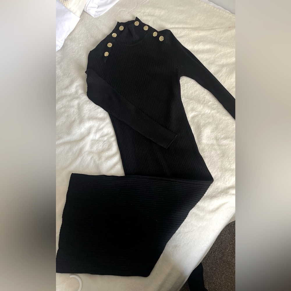 I don't use it anymore and it's in perfect condition. Zara Black Dress, size L